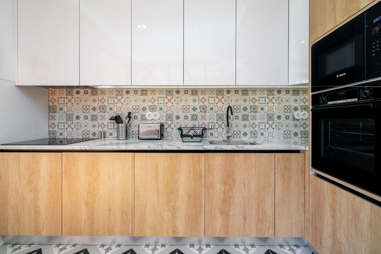 Whome | Great Location & Large Family Apartment W/Patio Lissabon Buitenkant foto