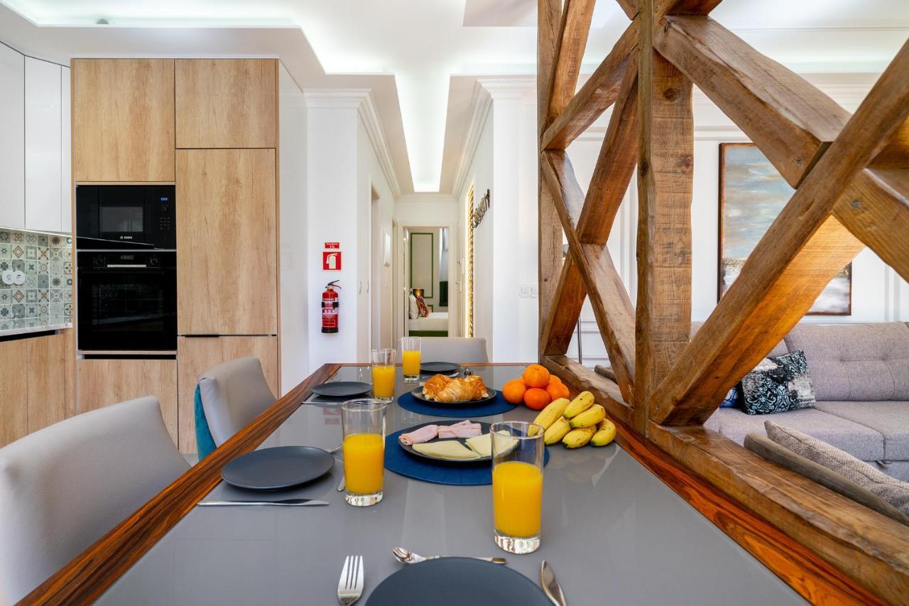 Whome | Great Location & Large Family Apartment W/Patio Lissabon Buitenkant foto